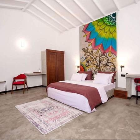 Hasthri Boutique Red Chalet In Ahangama With Pool Near Beach المظهر الخارجي الصورة