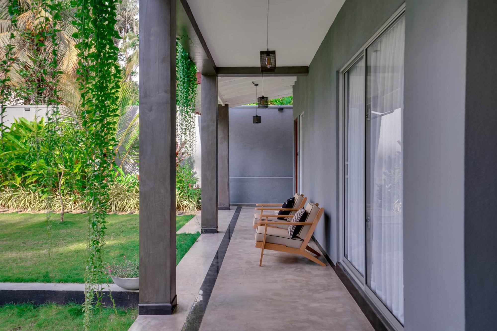 Hasthri Boutique Red Chalet In Ahangama With Pool Near Beach المظهر الخارجي الصورة