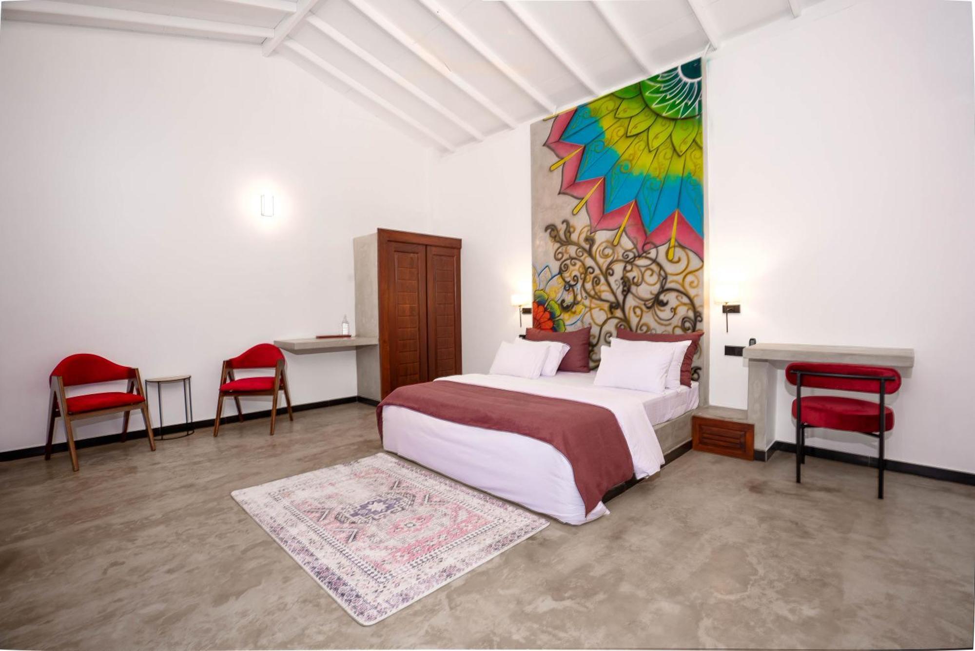 Hasthri Boutique Red Chalet In Ahangama With Pool Near Beach المظهر الخارجي الصورة