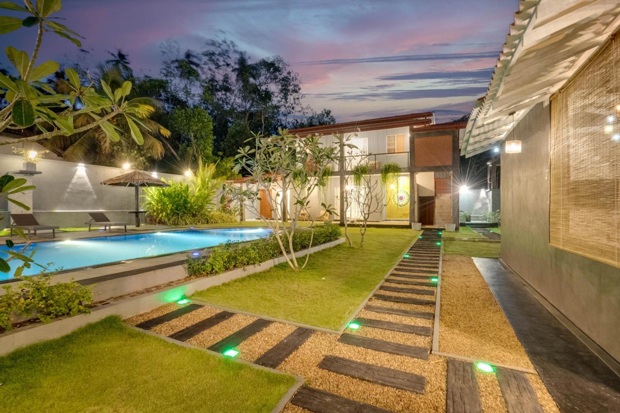Hasthri Boutique Red Chalet In Ahangama With Pool Near Beach المظهر الخارجي الصورة