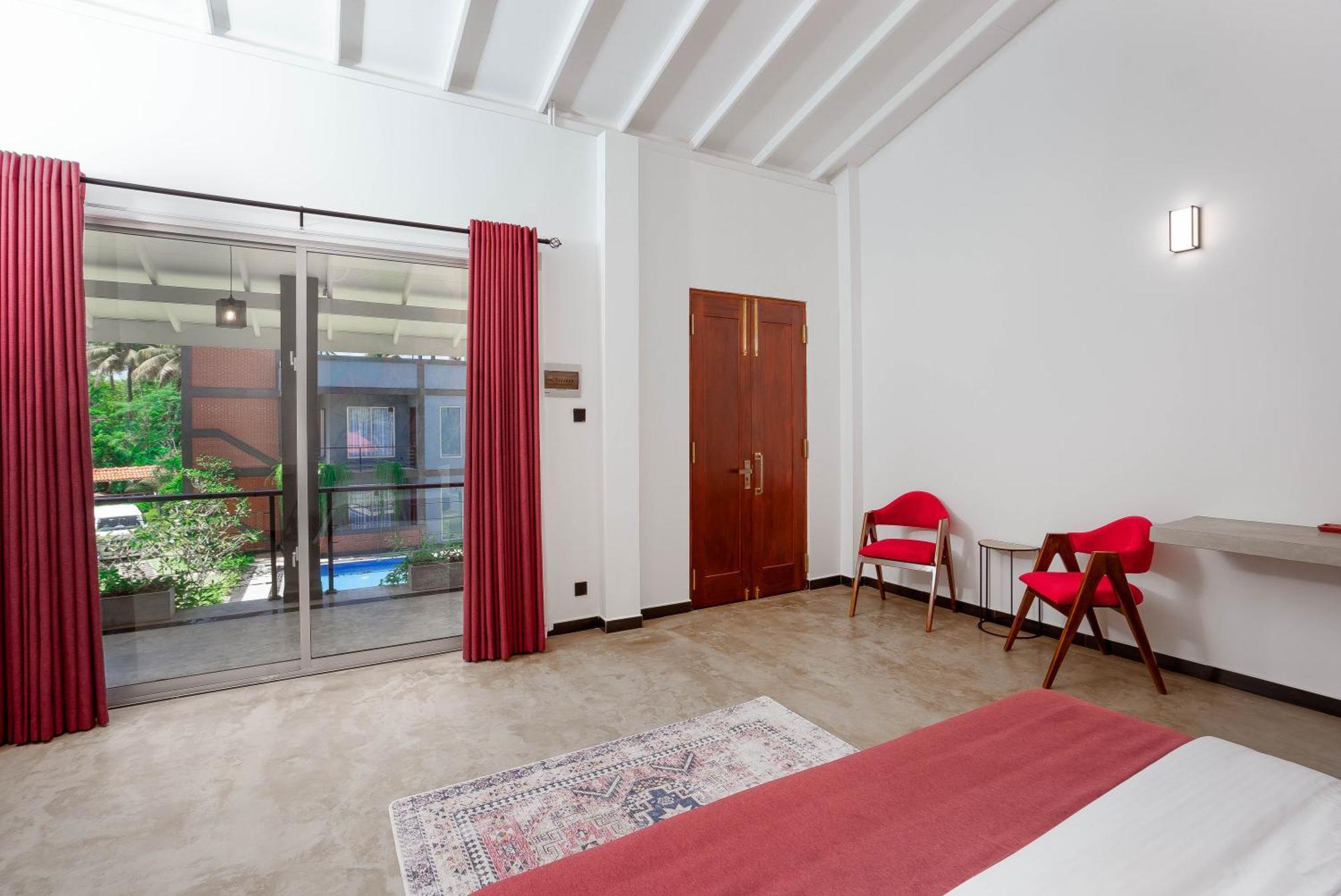 Hasthri Boutique Red Chalet In Ahangama With Pool Near Beach المظهر الخارجي الصورة