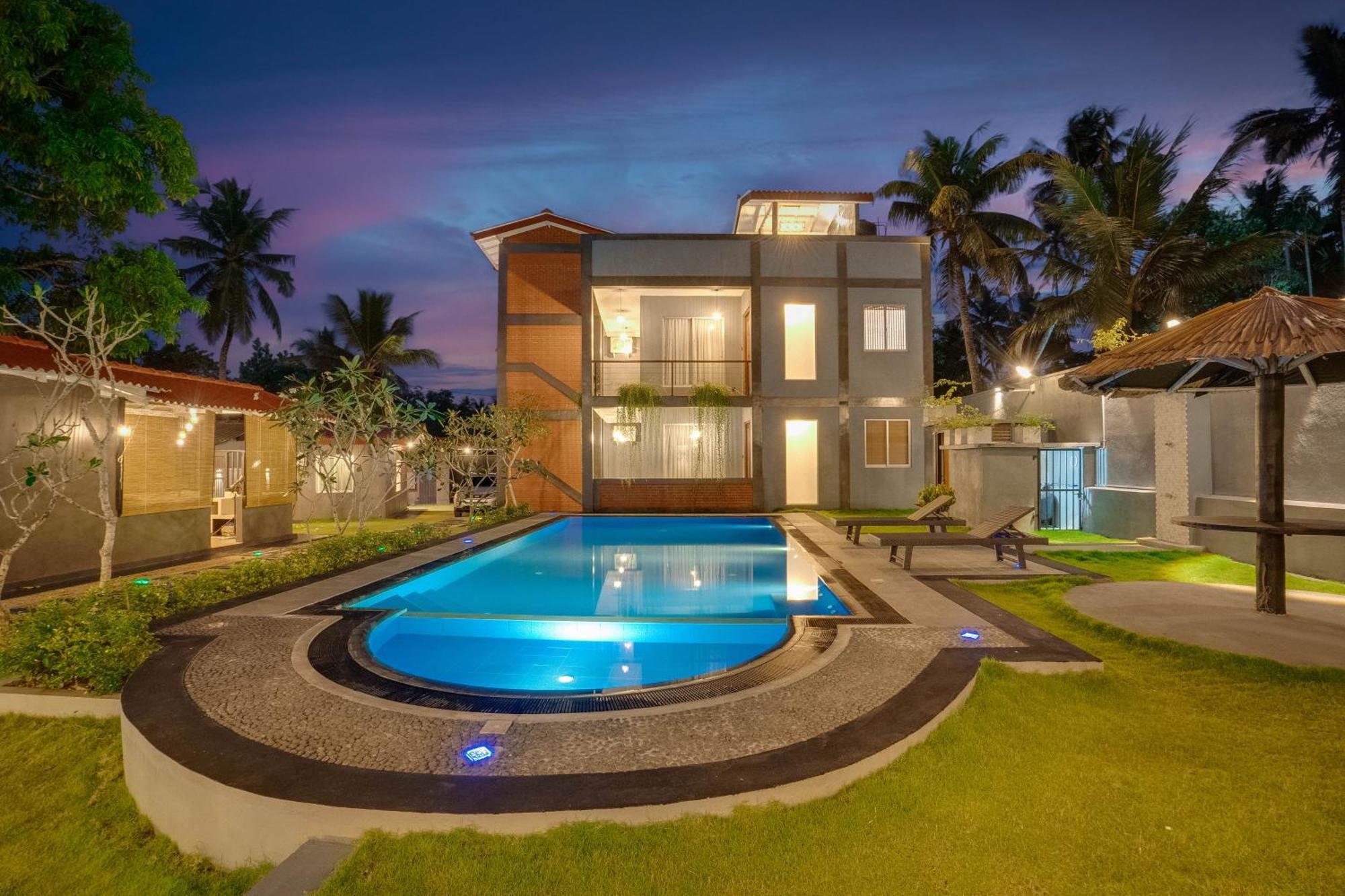 Hasthri Boutique Red Chalet In Ahangama With Pool Near Beach المظهر الخارجي الصورة