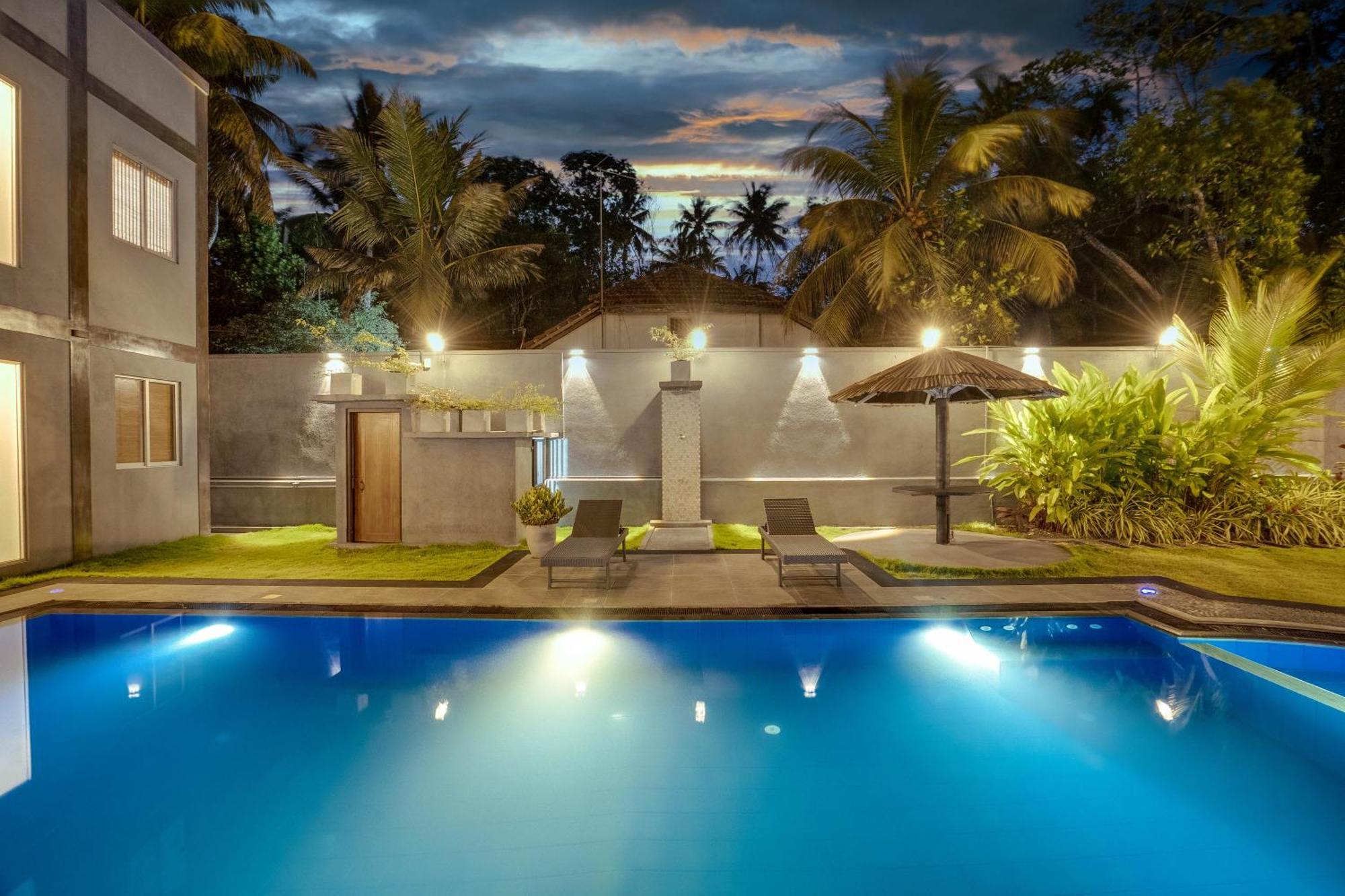 Hasthri Boutique Red Chalet In Ahangama With Pool Near Beach المظهر الخارجي الصورة
